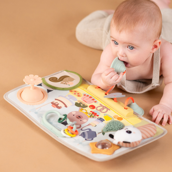 Hrací pult s aktivitami Peek, Pop & Play