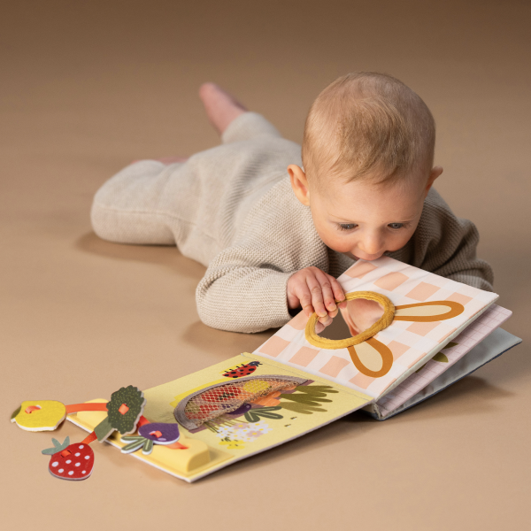 Knížka s aktivitami Garden My 1st Busy Book A